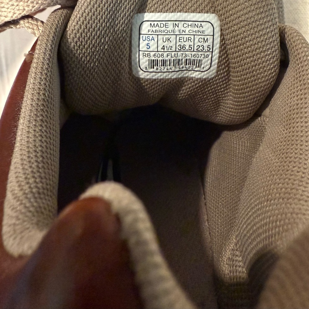Size 9.5 - Reebok Daddy Yankee Beige/White/Brown - Picture 4 of 12